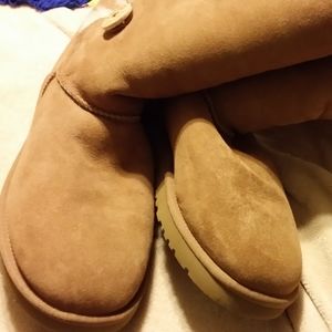 Womens Ugh Chestnut Brown Boots size 11